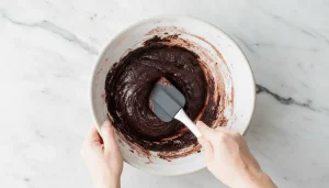 Folds the chocol